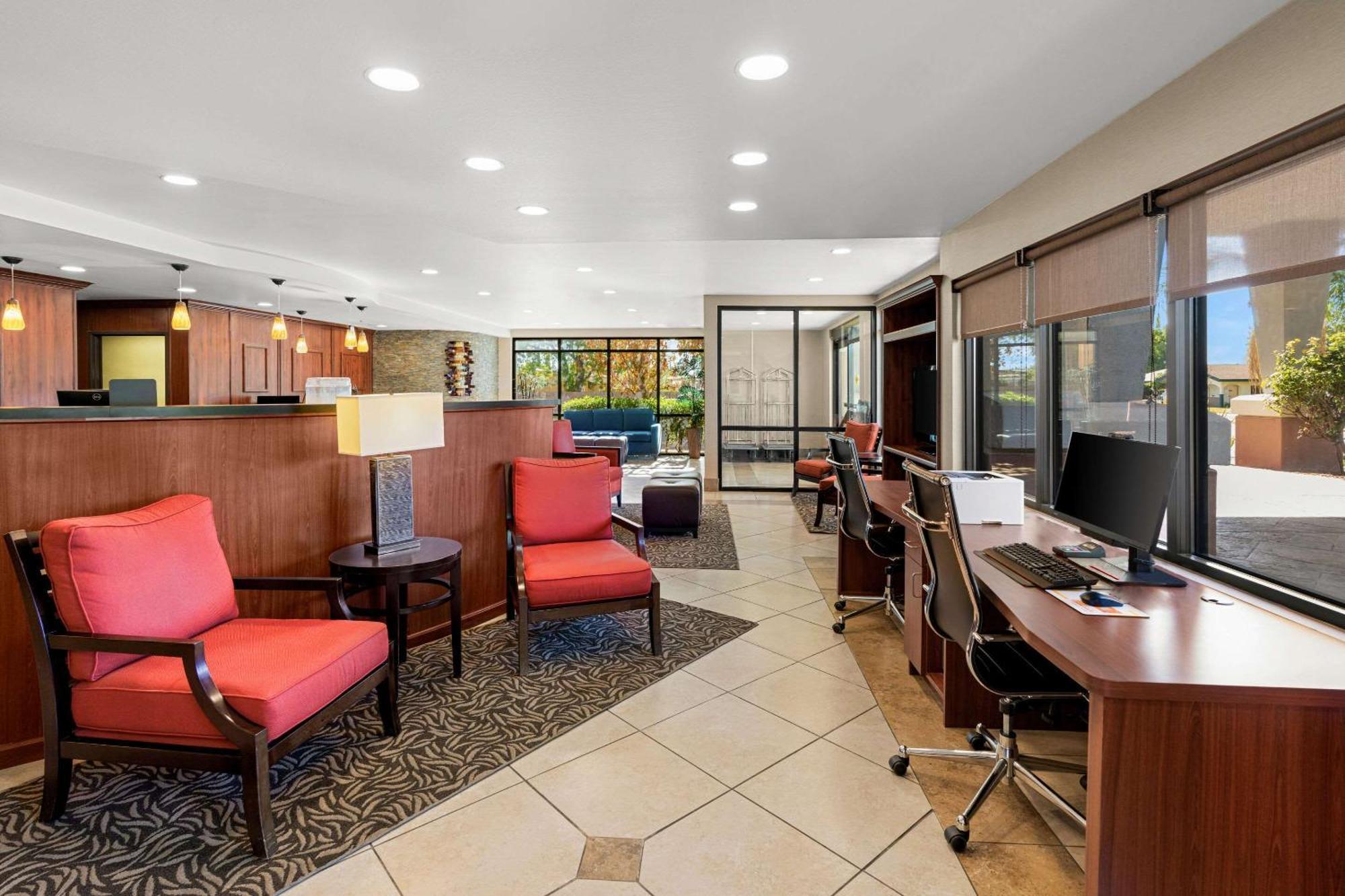 Comfort Suites Vacaville-Napa Valley Area Eksteriør billede