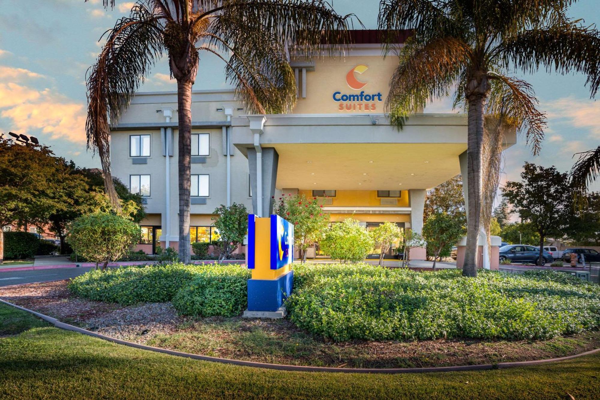 Comfort Suites Vacaville-Napa Valley Area Eksteriør billede